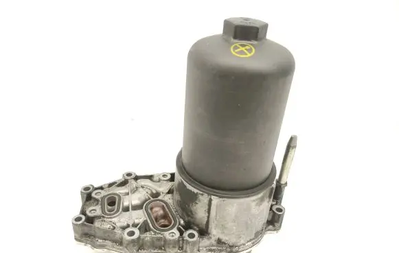 Land Rover Discovery 3 - LR3 Oil filter cover 4R8Q6C711DA S250405