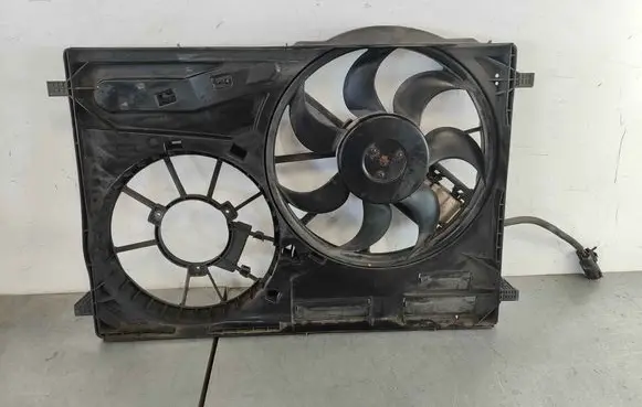 Volvo V70 Electric radiator cooling fan 30792183 31200375 30680274