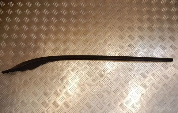 Volvo S60 Windshield trim 31335865 33120