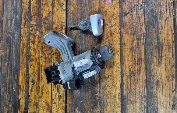 Toyota Yaris Ignition lock 45020024
