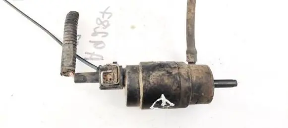 Nissan Primera Windscreen/windshield washer pump