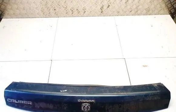 Dodge Caliber Trunk door license plate light bar 751856