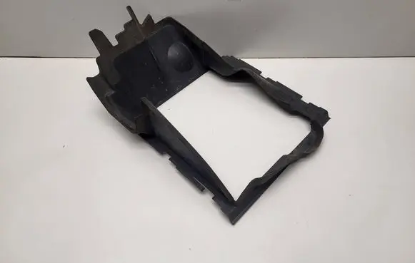 Audi Q7 4L Intercooler air channel guide 4L0117335F