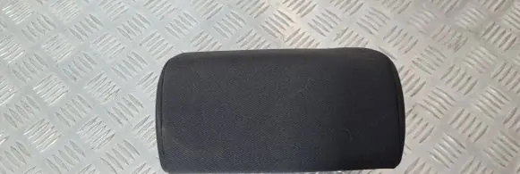 Volkswagen Golf VI Rear seat headrest 