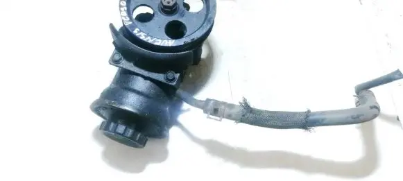 Toyota Avensis Verso Power steering pump