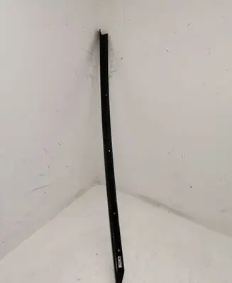 BMW M4 F82 F83 Front door glass trim molding 7295569
