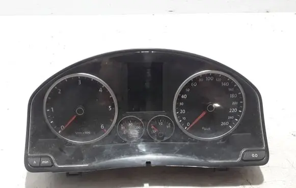 Volkswagen Tiguan Speedometer (instrument cluster) 5N0920870