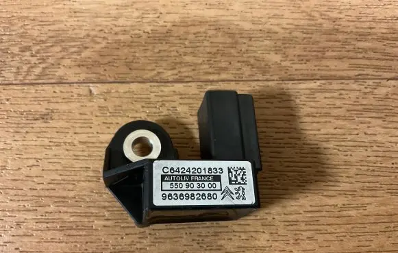 Peugeot 407 Airbag deployment crash/impact sensor 9636982680 550903000 C6424201833