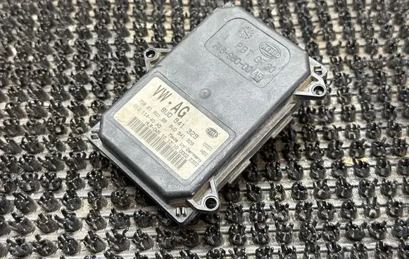 Volkswagen Touareg II Headlight ballast module Xenon 8U0941329