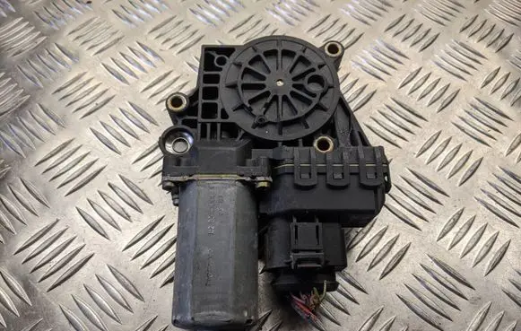 Audi A4 S4 B5 8D Rear door window regulator motor 0130821785