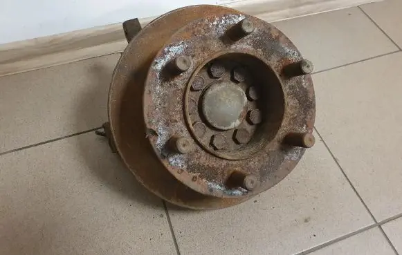 Iveco Daily 4th gen Front wheel hub