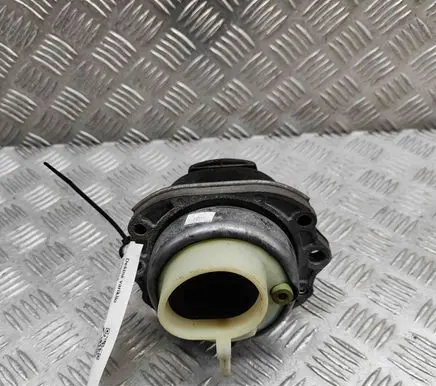 BMW X5 F15 Engine mount bracket 6864336