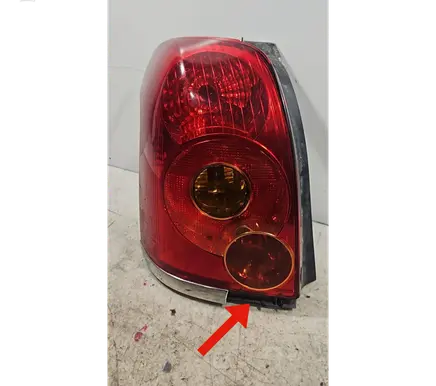 Toyota Avensis T250 Rear/tail lights E138550