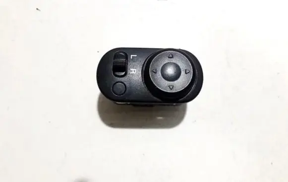 Chevrolet Lacetti Wing mirror switch 6j26