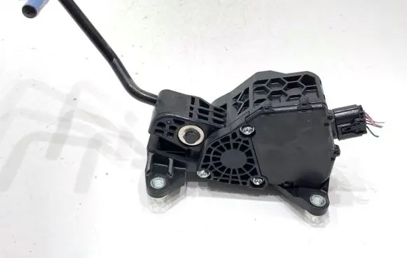Toyota Camry VIII XV70 Accelerator throttle pedal 7811033170
