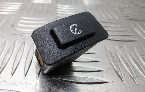 BMW 7 E38 Cruise control switch 8352256 61318352256