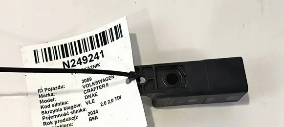 Volkswagen Crafter Glow plug pre-heat relay 04L907281B