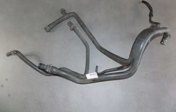 Volkswagen Touareg I Engine coolant pipe/hose 7L6122096M
