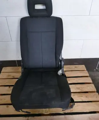 Mazda MPV II LW Rear seat 