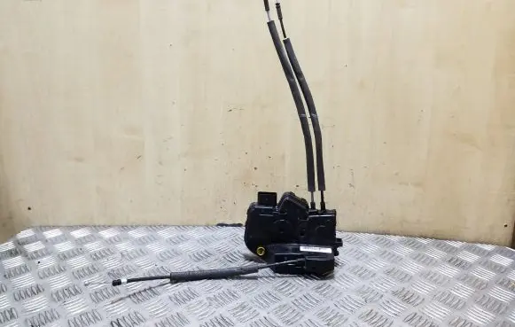 Hyundai ix35 Front door lock 813202Y020
