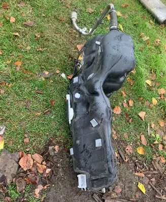 Volvo XC40 Fuel tank 