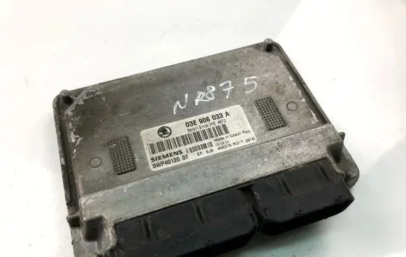 Skoda Fabia Mk1 (6Y) Engine control unit/module ECU 03E906033A