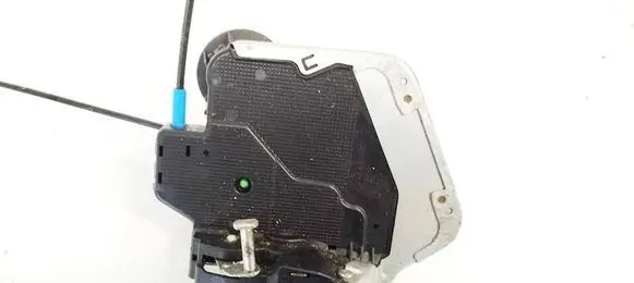 Toyota Corolla Verso AR10 Front door lock 7D1204