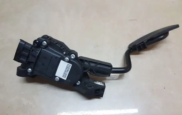 KIA Ceed Accelerator throttle pedal 090513K0233