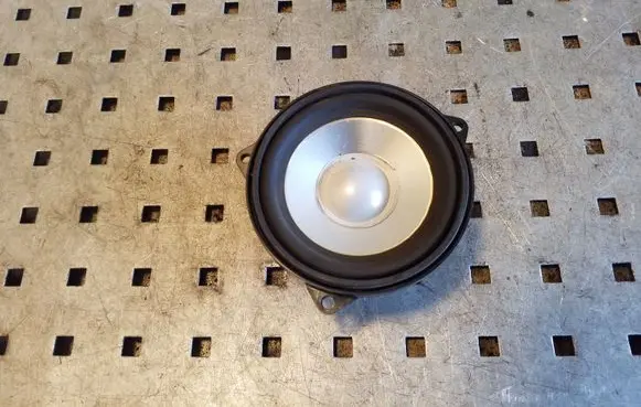 Land Rover Discovery 3 - LR3 Parcel shelf speaker XQM000400