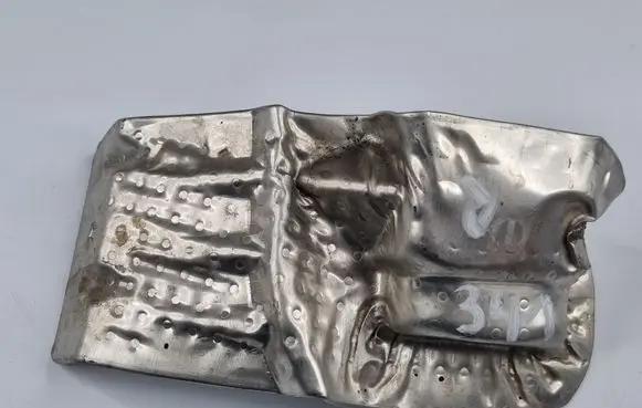 Jeep Grand Cherokee WL Heat shield in engine bay 68375862AA P68375862AA
