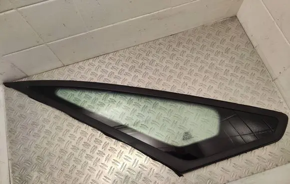 Ford Galaxy Front triangle window/glass 43R001605 AS2M3250DOT682