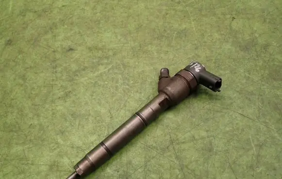 KIA Ceed Fuel injector 0445110320