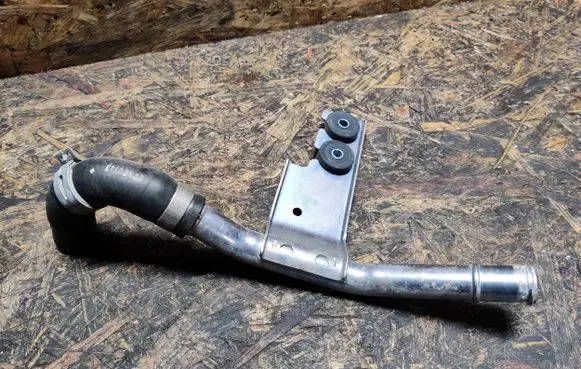 Infiniti Q50 Engine coolant pipe/hose