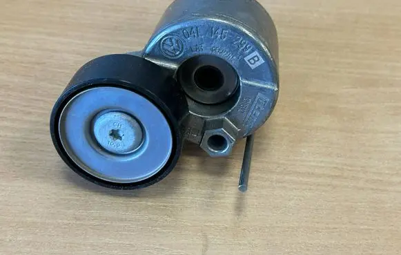 Volkswagen Transporter - Caravelle T6 Generator/alternator belt tensioner 04L145299B