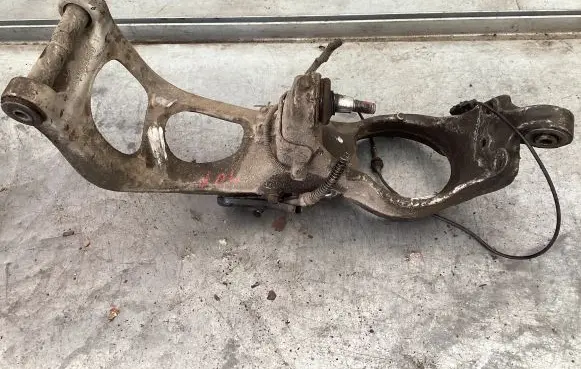 Peugeot 407 Front lower control arm/wishbone 9644552180