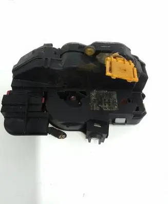 Opel Insignia A Front door lock 3023881