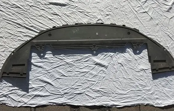 Volvo V70 Engine splash shield/under tray 30655172