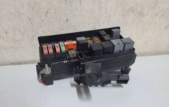 Mercedes-Benz R W251 Fuse module A1645403072 5072426 TAP29291