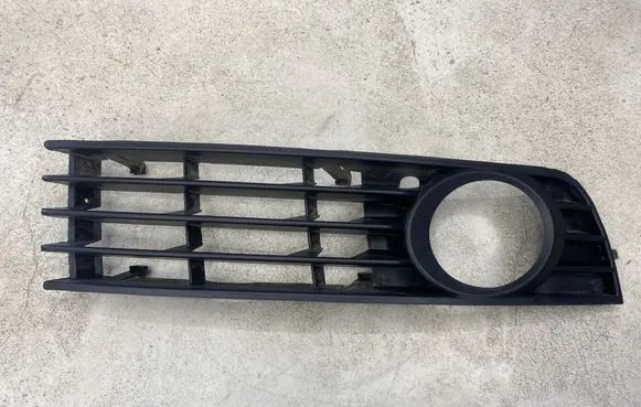Audi A4 S4 B6 8E 8H Front bumper lower grill 8E0807682