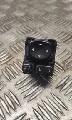 Toyota Avensis T270 Wing mirror switch 183646