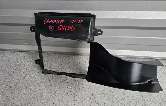 Maserati Ghibli Intercooler air channel guide 670038774
