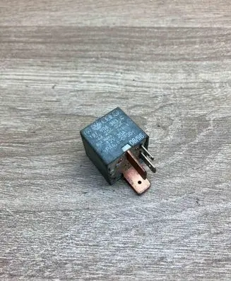 Volkswagen PASSAT B5 Other relay 191906383C 22204004 167