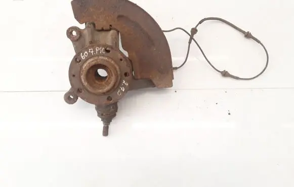 Peugeot 607 Front wheel hub spindle knuckle