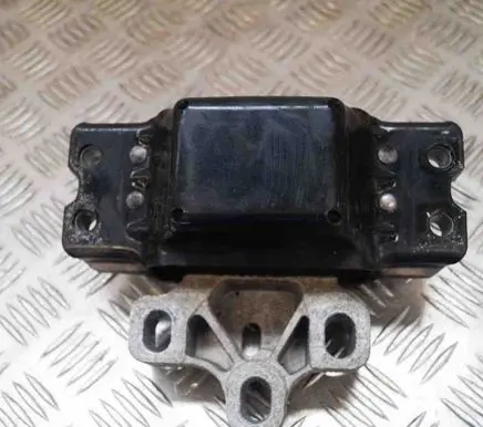 Skoda Superb B6 (3T) Engine mount bracket 3C0199555R