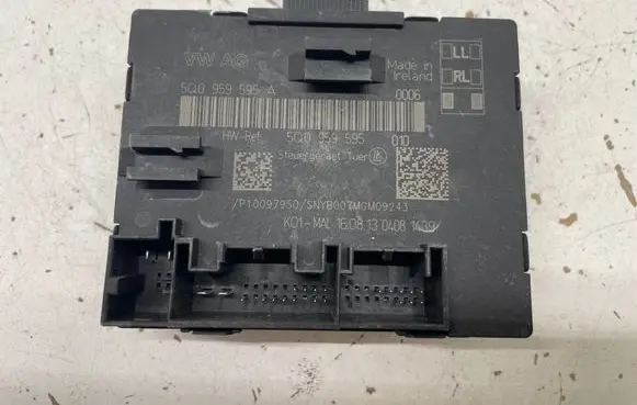 Audi A3 S3 8V Door control unit/module 5Q0959595A 5Q0959595