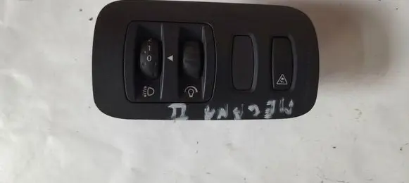 Renault Megane II Fog light switch 8200079020