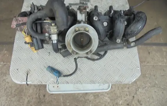 Jaguar XJ SERIE 3 Intake manifold XJ6