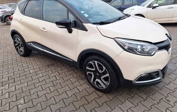 Renault Captur Front door CAPTUR1DRZWIPP
