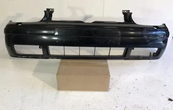Volkswagen Golf IV Front bumper