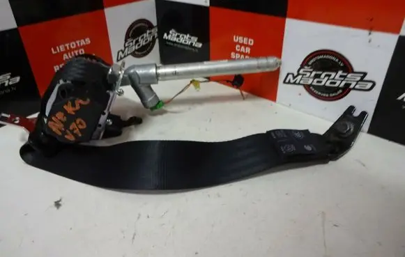 Volvo V70 Rear seatbelt 39821969